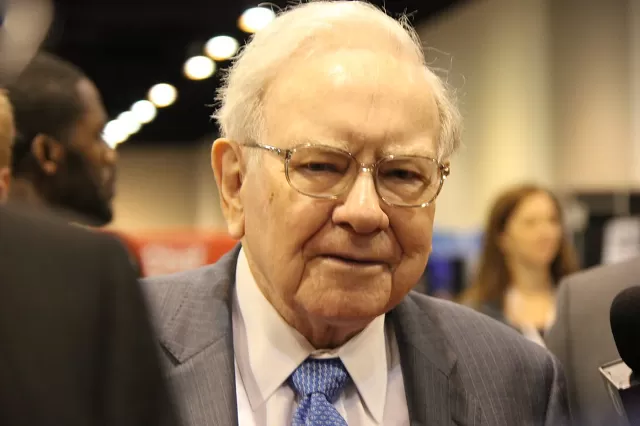Warren Buffett cảnh báo về thị trường chứng khoán hiện tại